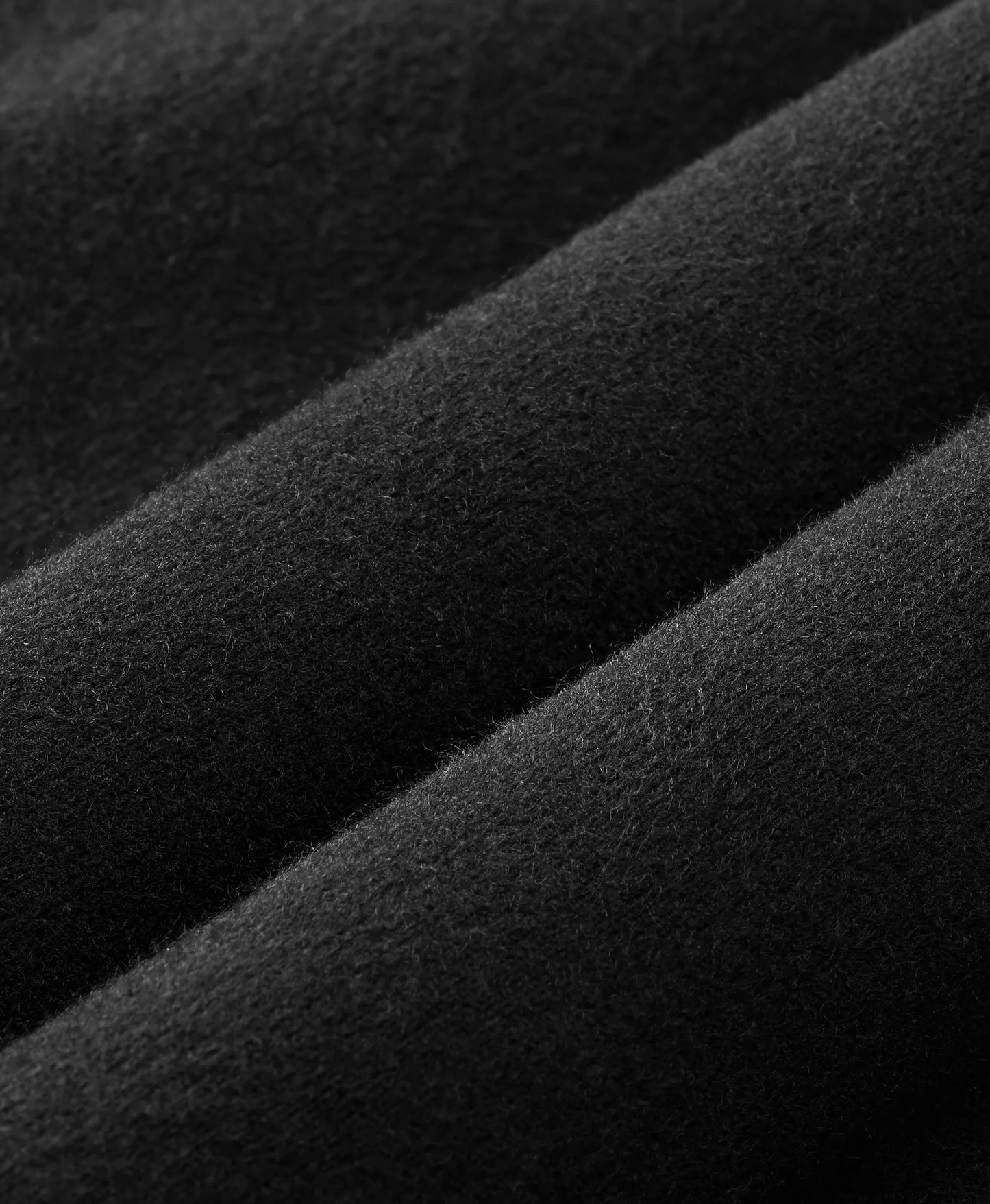 the soft brushed lining keeps it comfortable on your skin