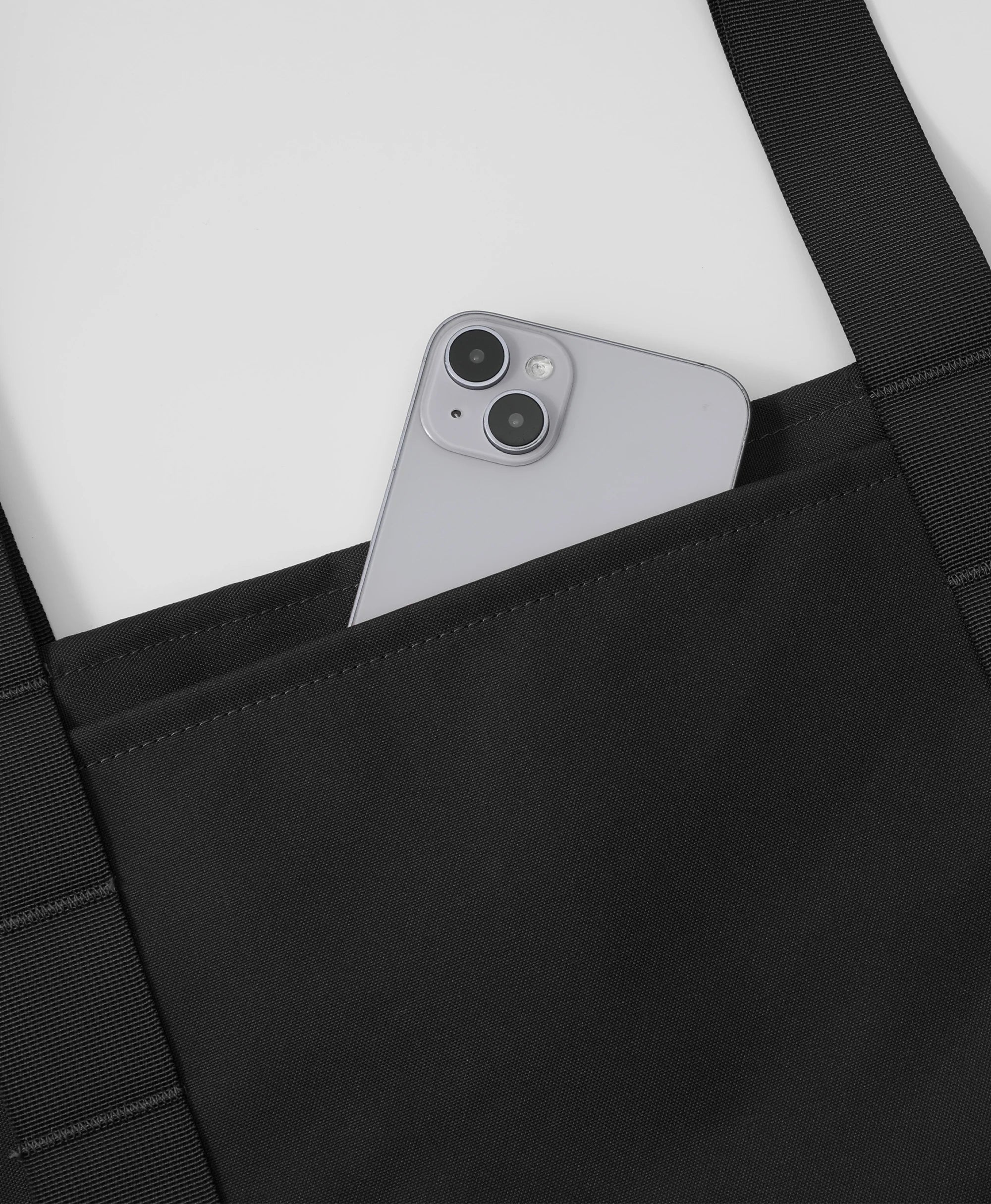 Ample Storage Space & Pockets