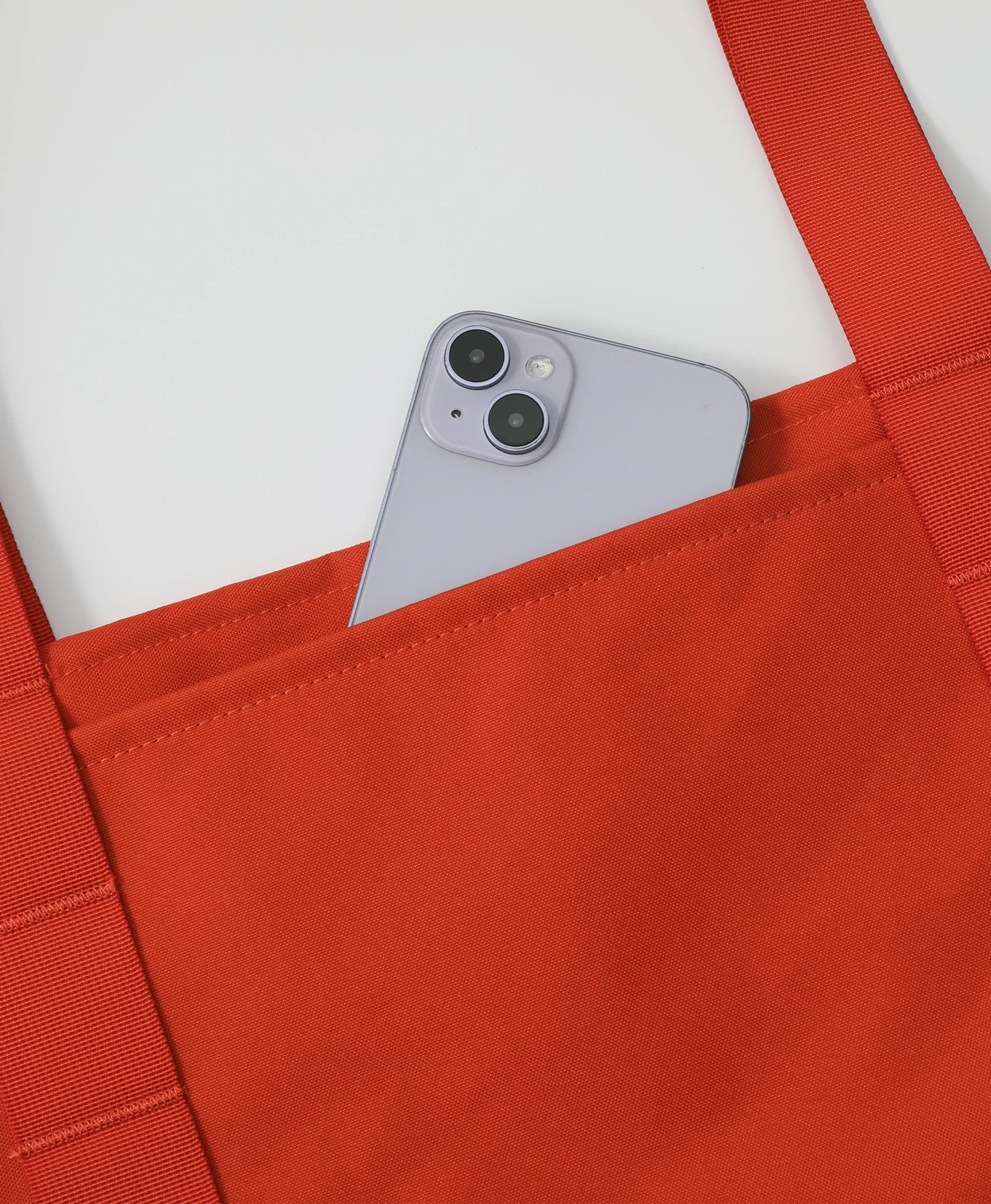 Ample Storage Space & Pockets