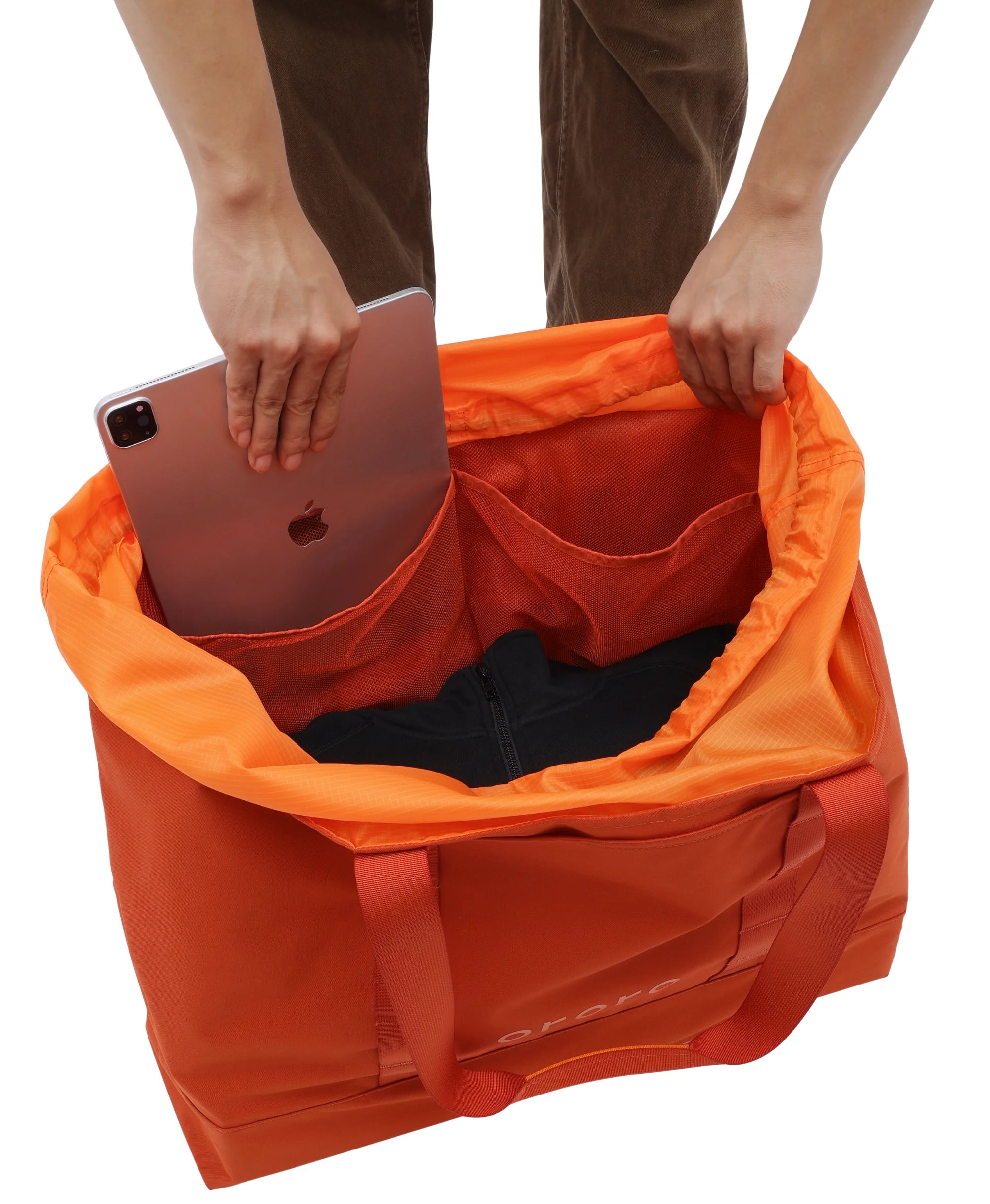 Ample Storage Space & Pockets