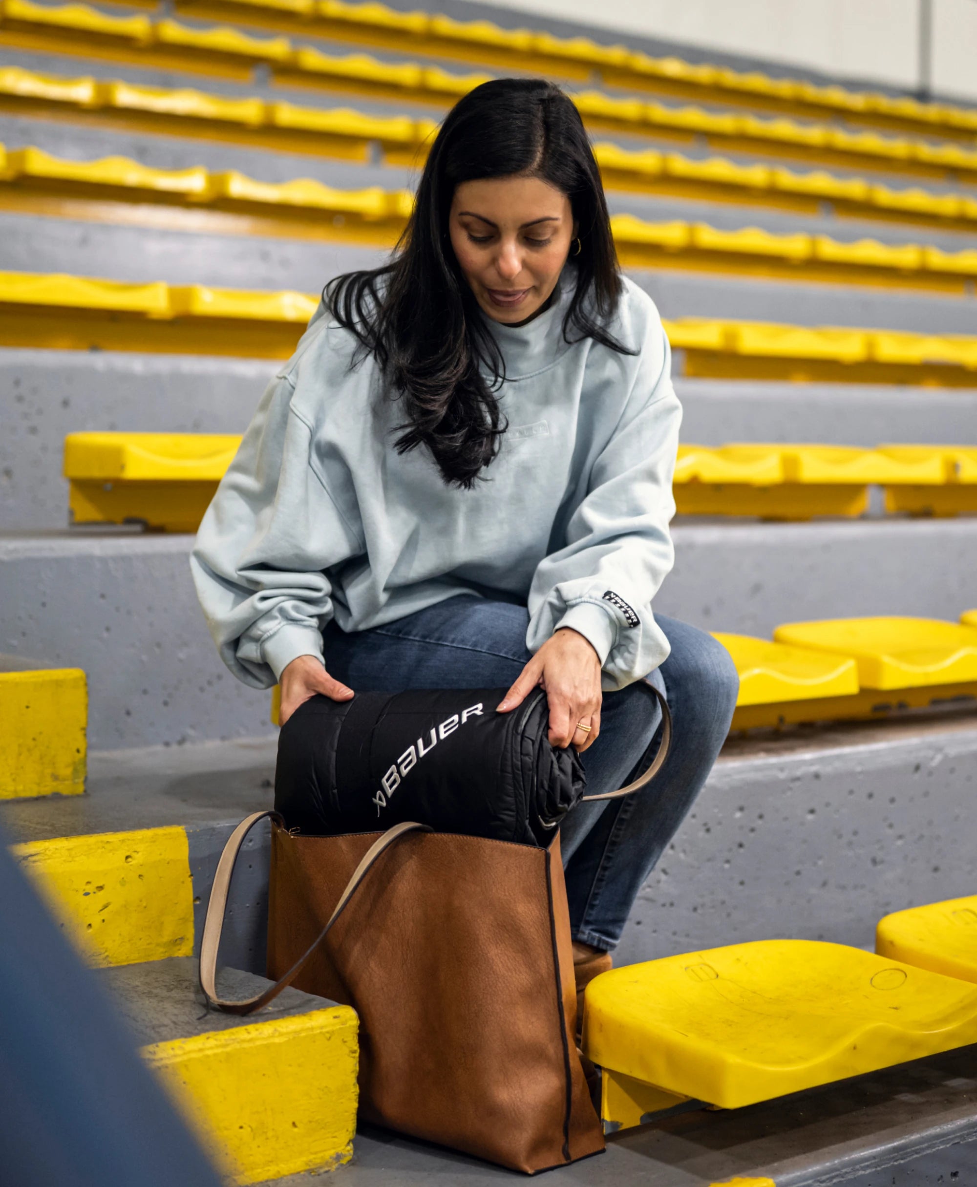 Bauer Unisex 5-Zone Heated Blanket- Black