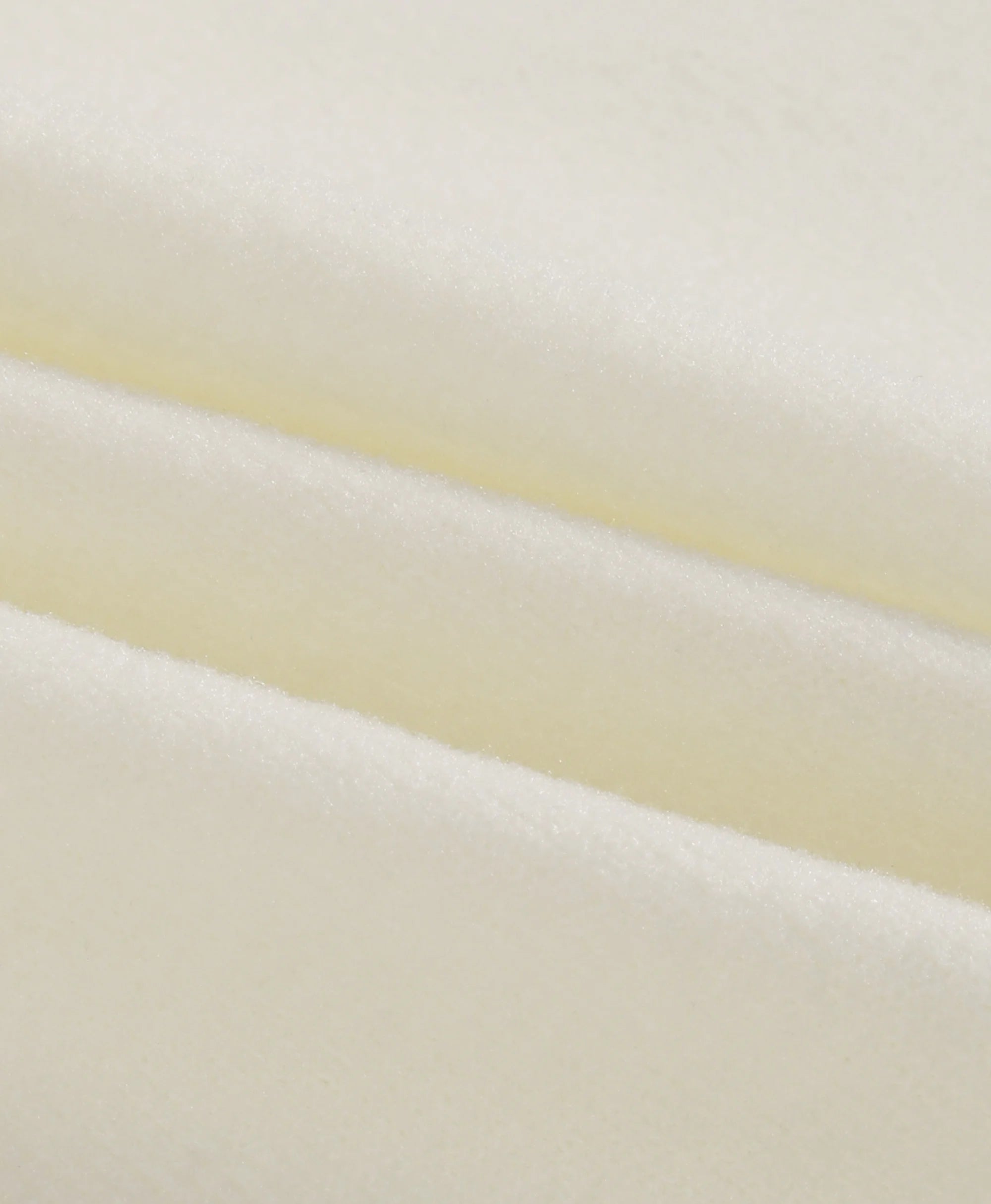 Woven fabric for wearing smoothly