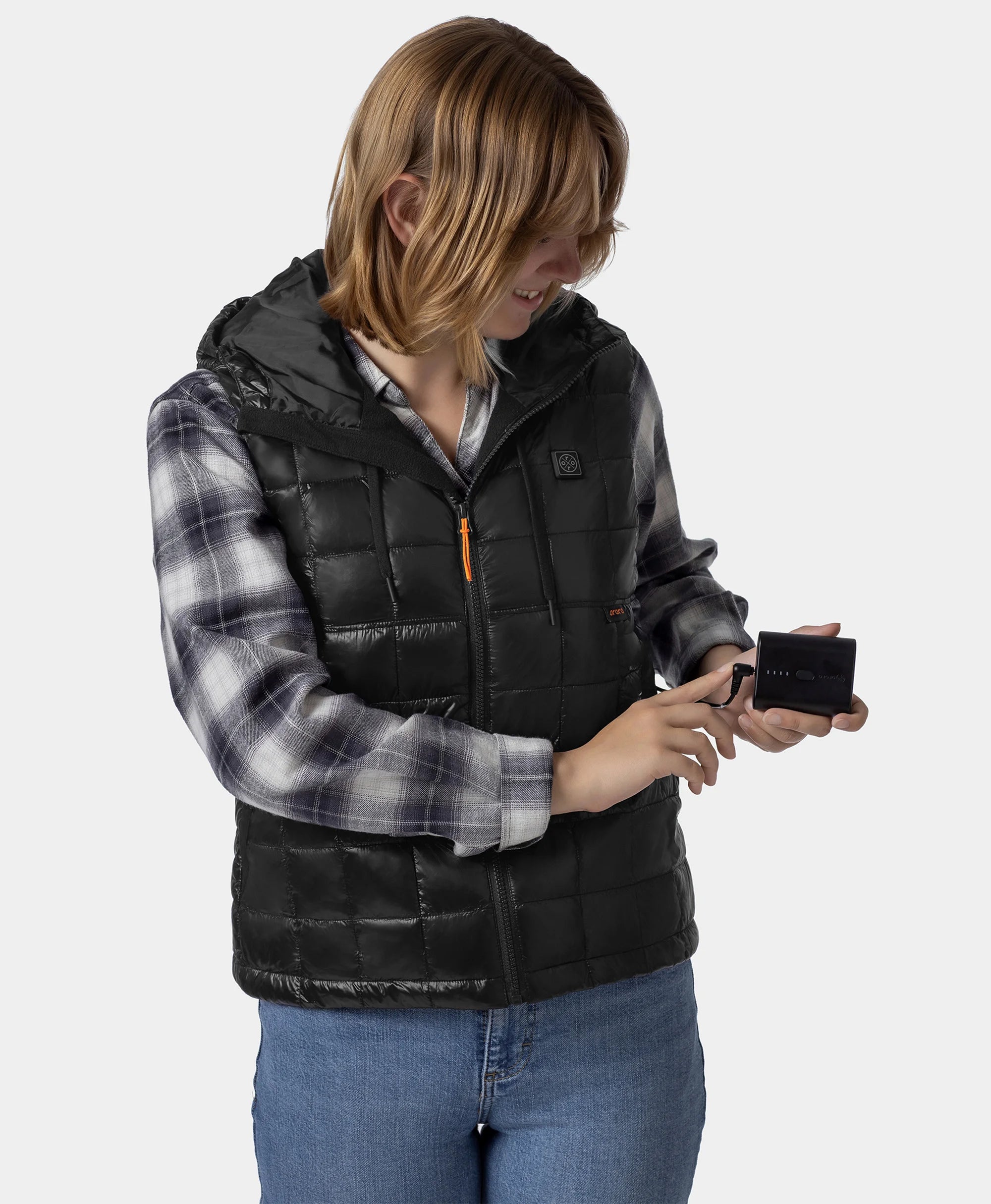 Battery pocket located at the left sideseam in a hidden zipper pocket