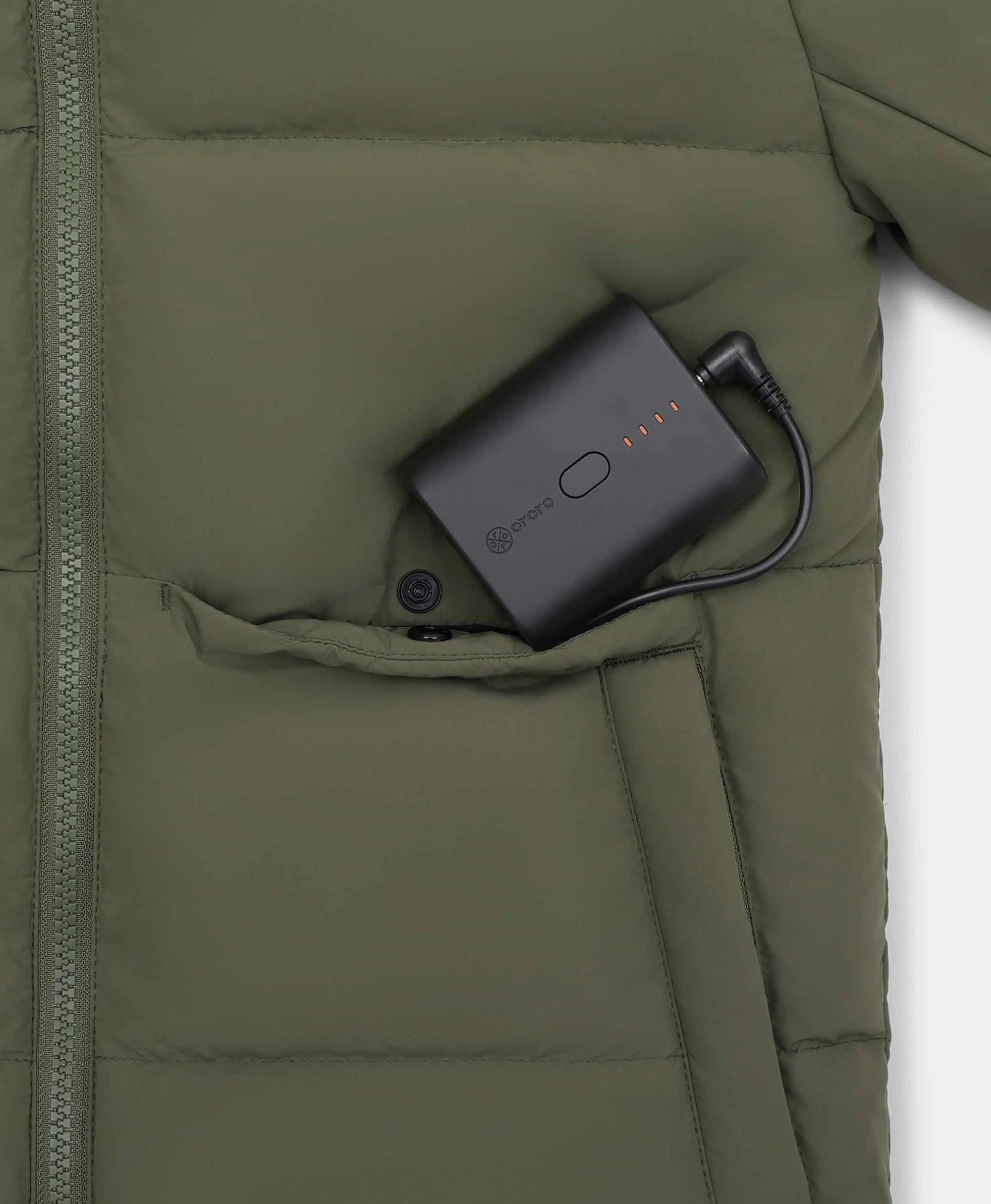 Battery pockets at the exterior body with snap closure 