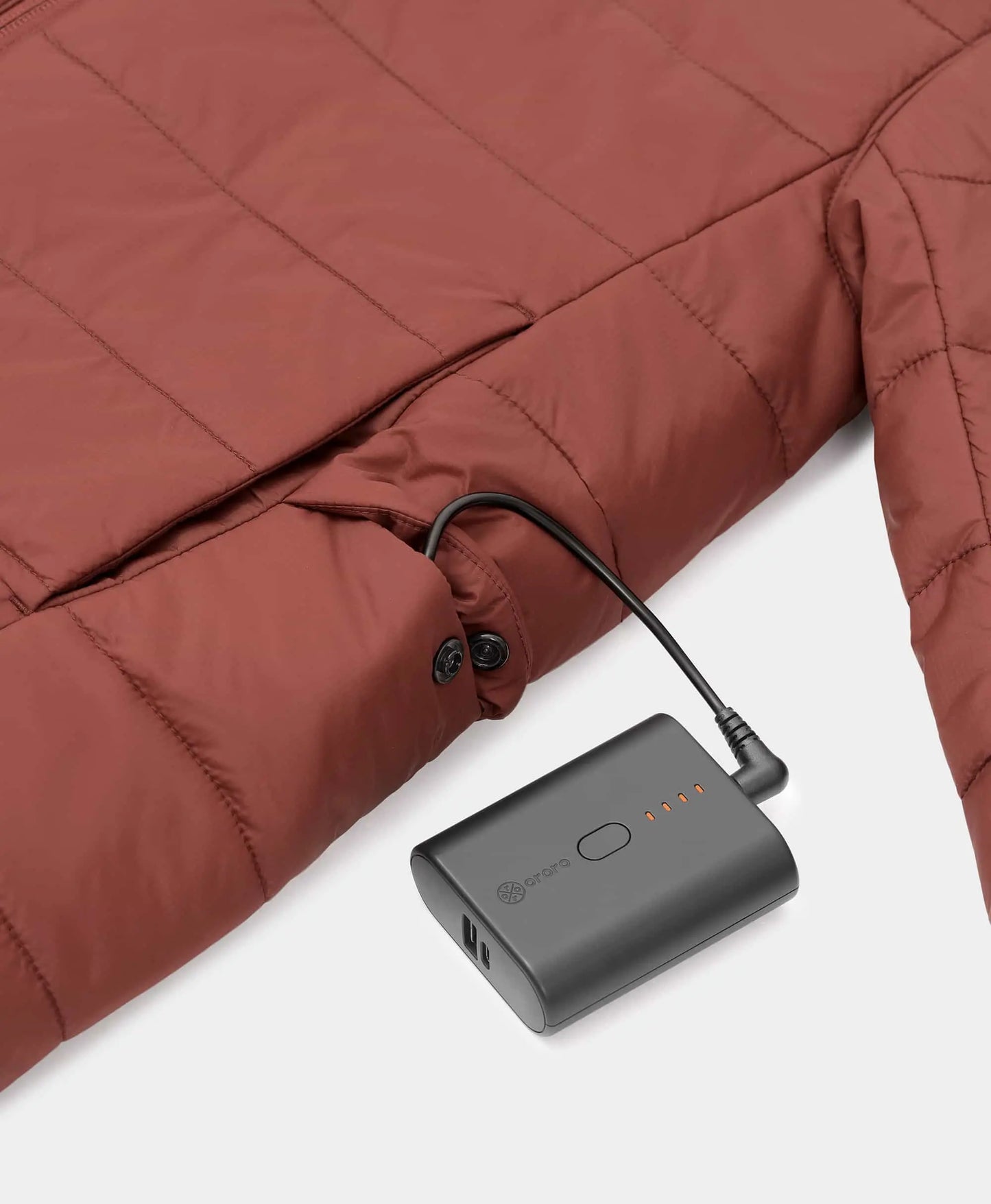 Battery pockets at the exterior body with snap closure 