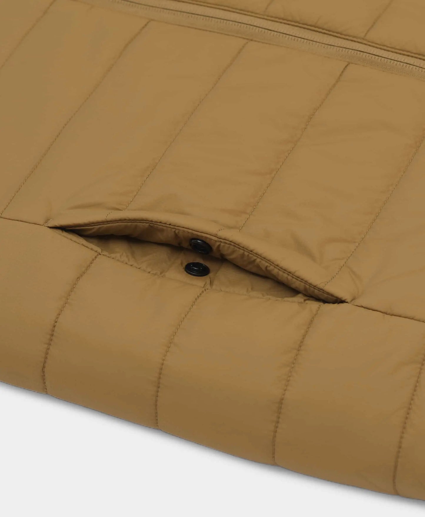 Hand pockets with snap closure 