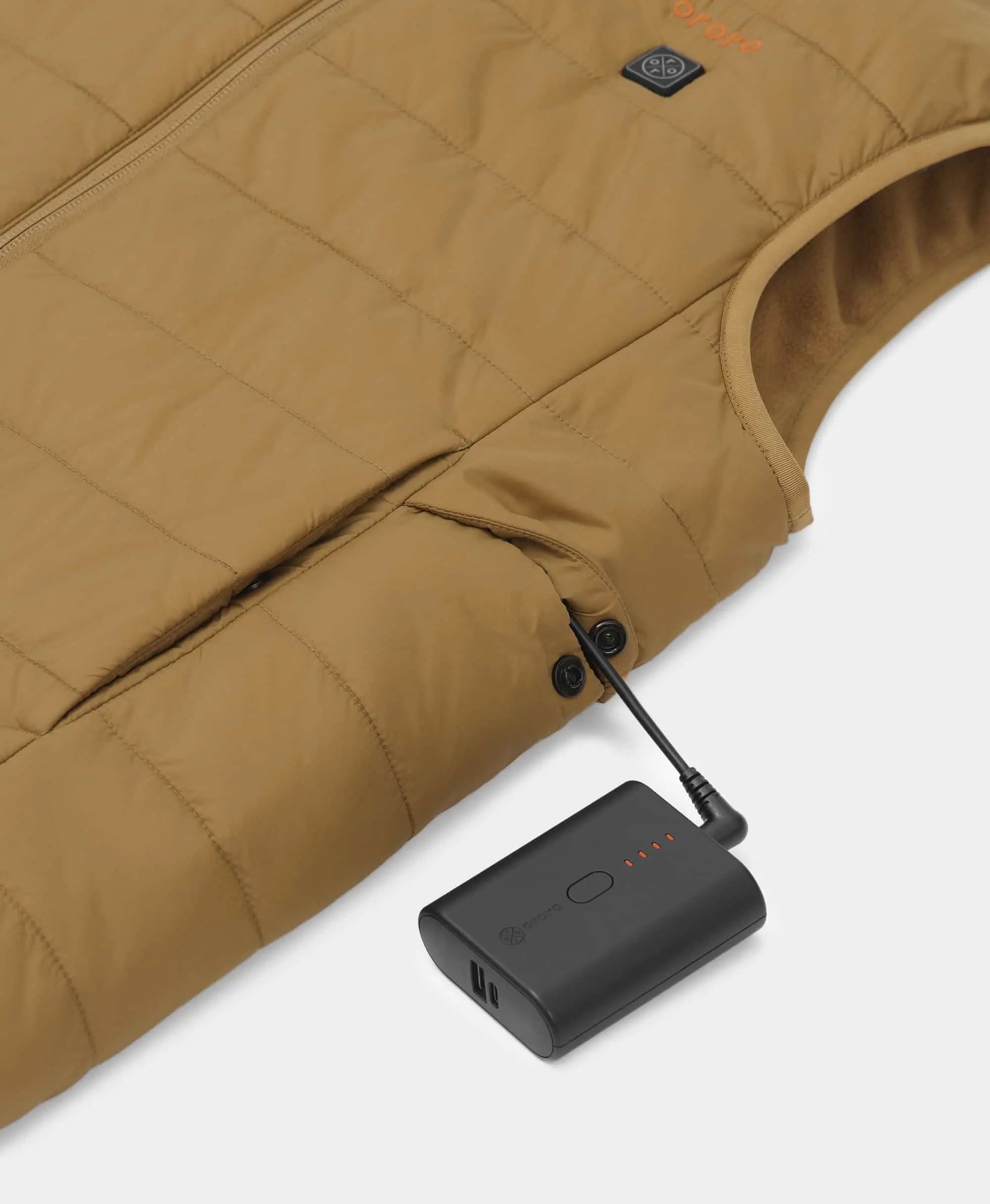 Battery pockets at the exterior body with snap closure 