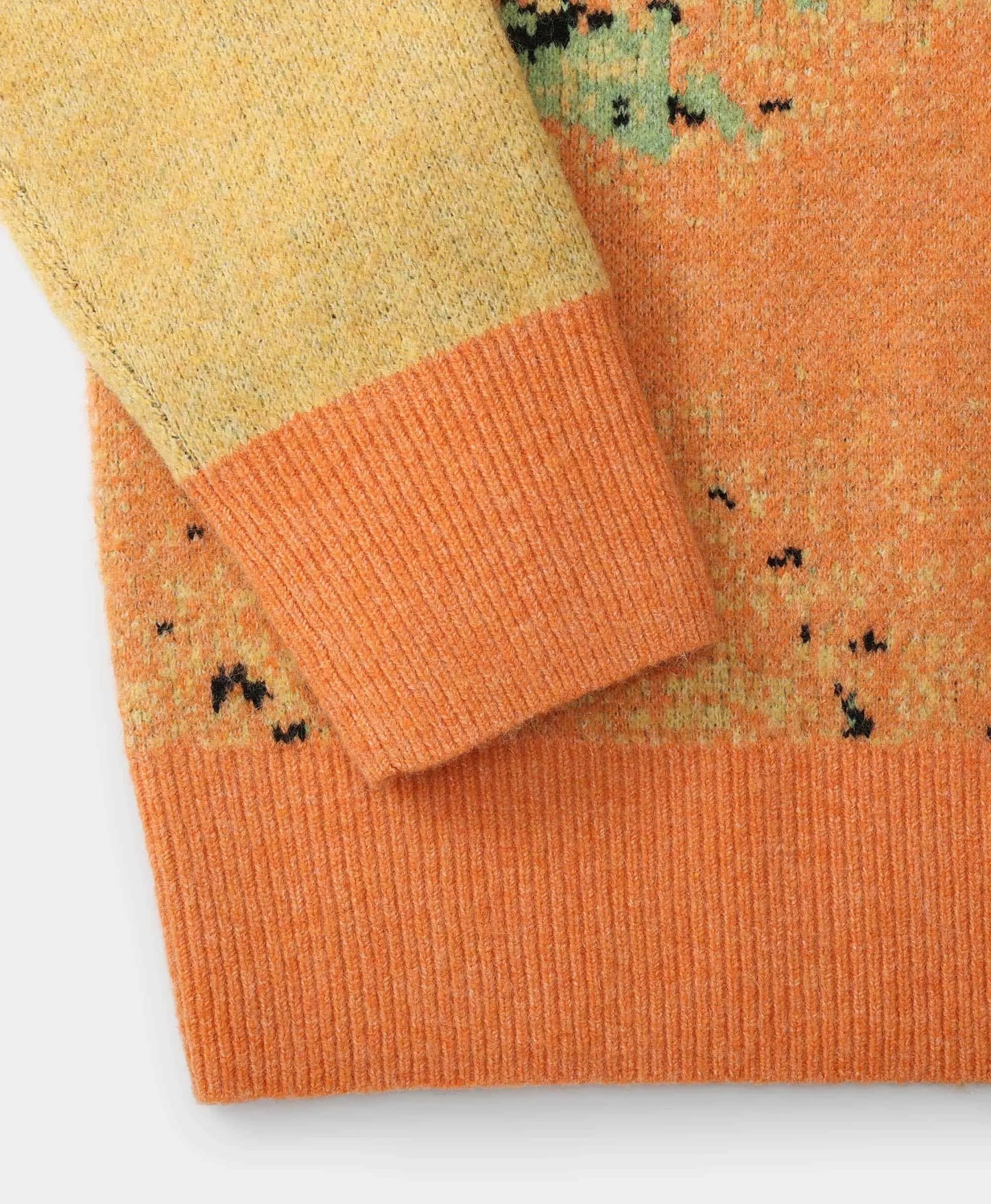 Ribbed cuffs and hem